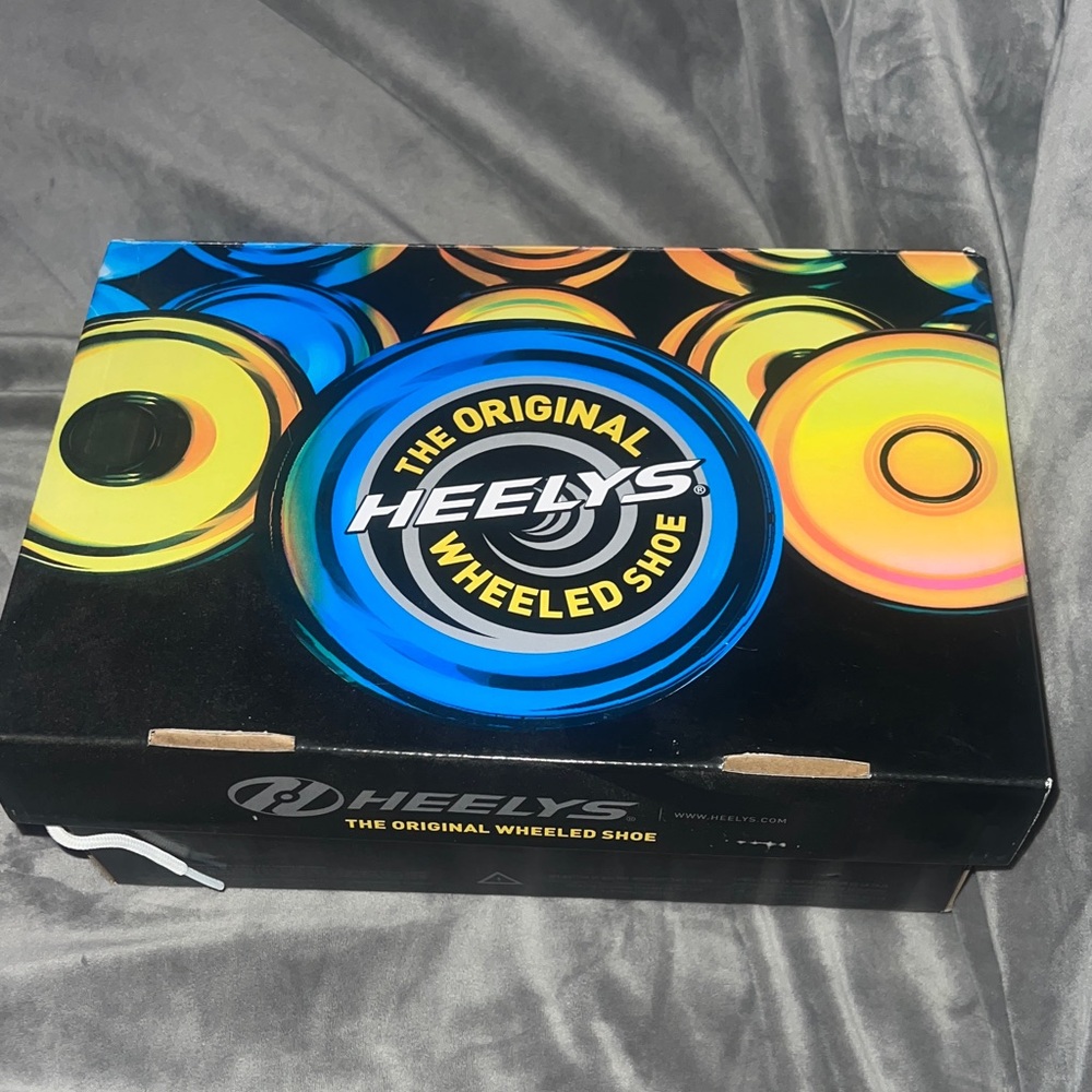 Heelys Vibrant Wheeled Shoe Box with Blue and Yellow Design
